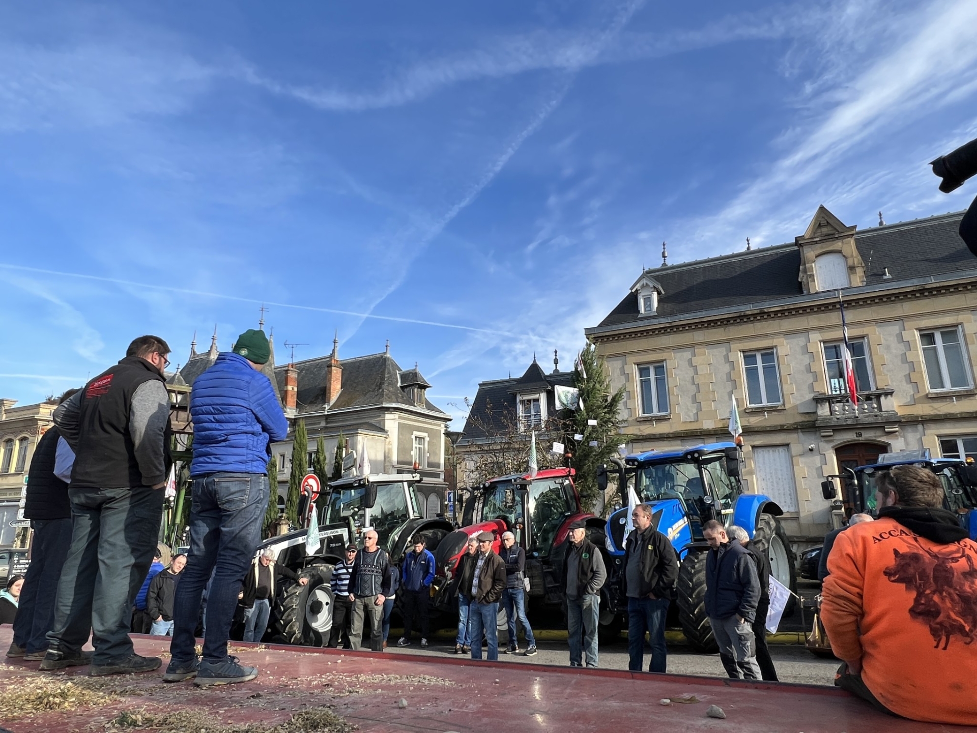 La question environnementale pointée à La Tour-du-Pin lors d'une nouveau rassemblement des agriculteurs de la FDSEA et des JA